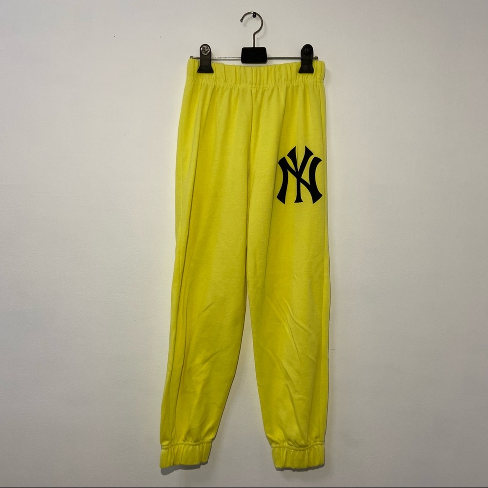 New York Yankees Ankle Cropped Pants